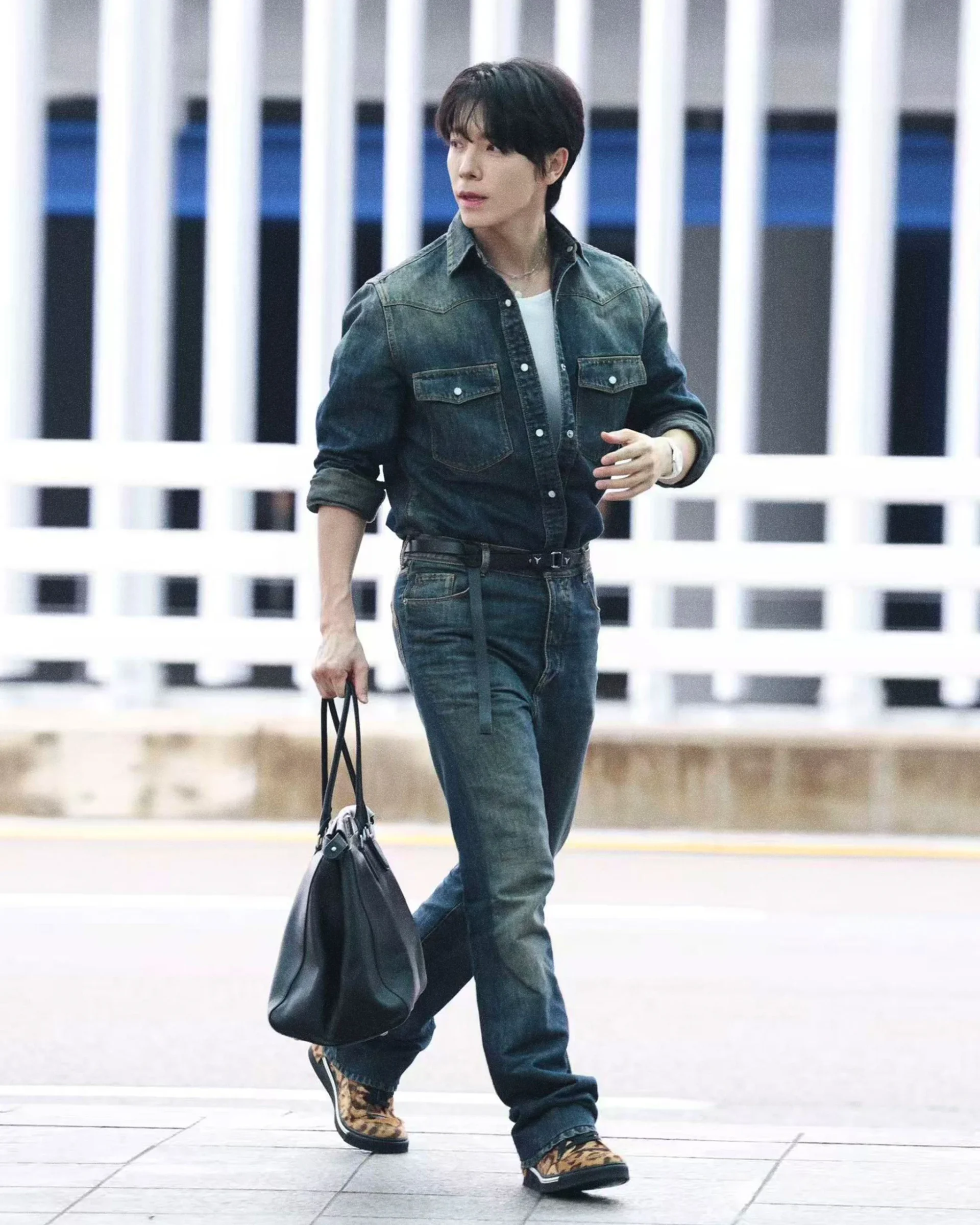Why Everyone is Dressing Up for the Airport Again - Lee Donghae