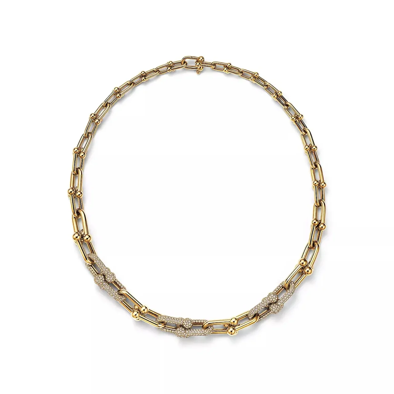 Can Your Zodiac Sign Unlock Your Personal Style? - Leo