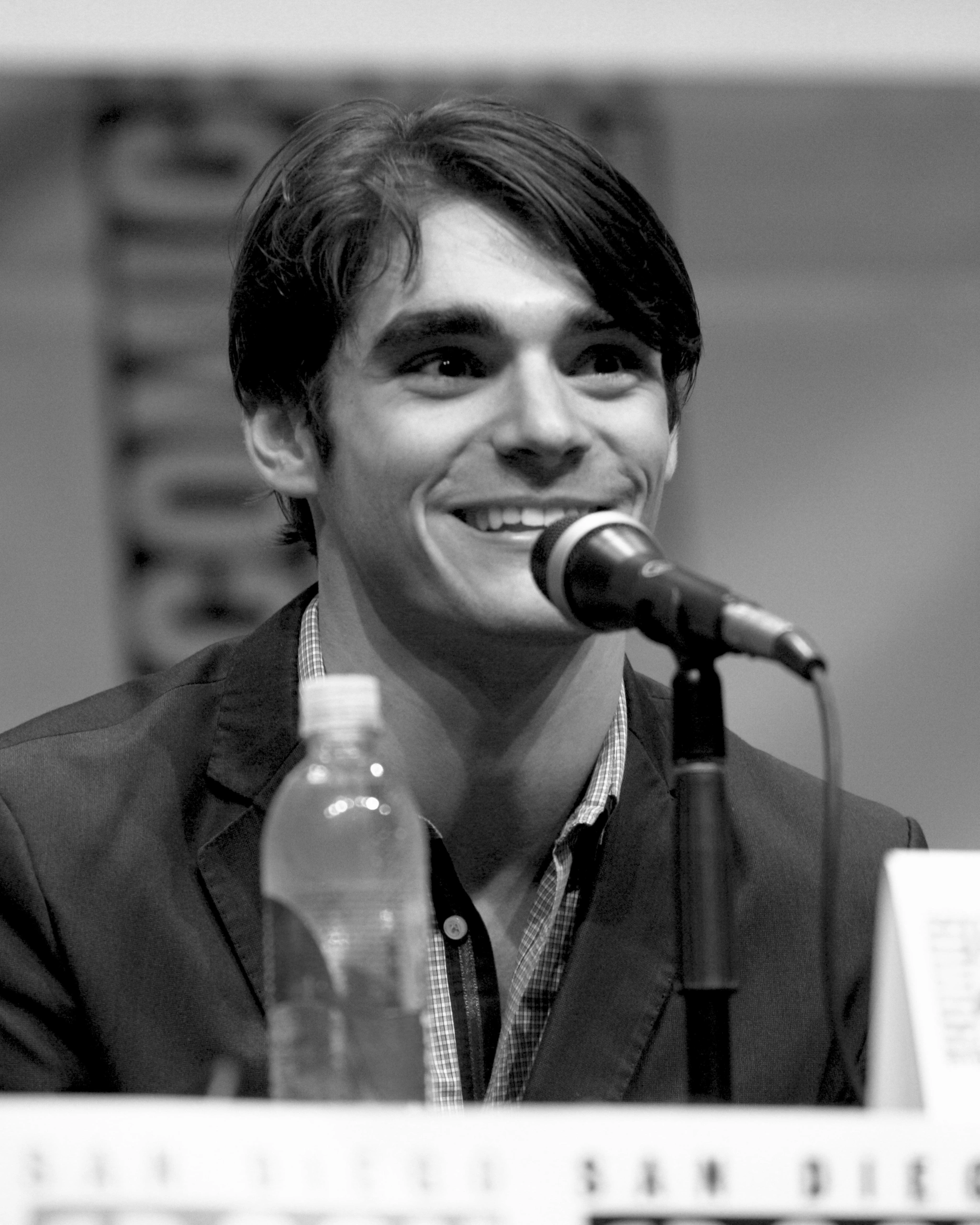 RJ Mitte - Portrait